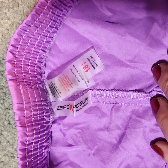 Girls 18 1/2 zero xposure nylon shorts - Picture 2 of 4